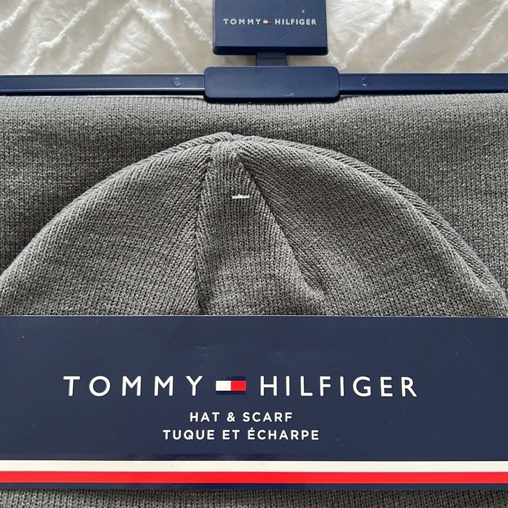 Tommy Hilfiger 2-Piece Logo Beanie & Scarf Set - Picture 3 of 7